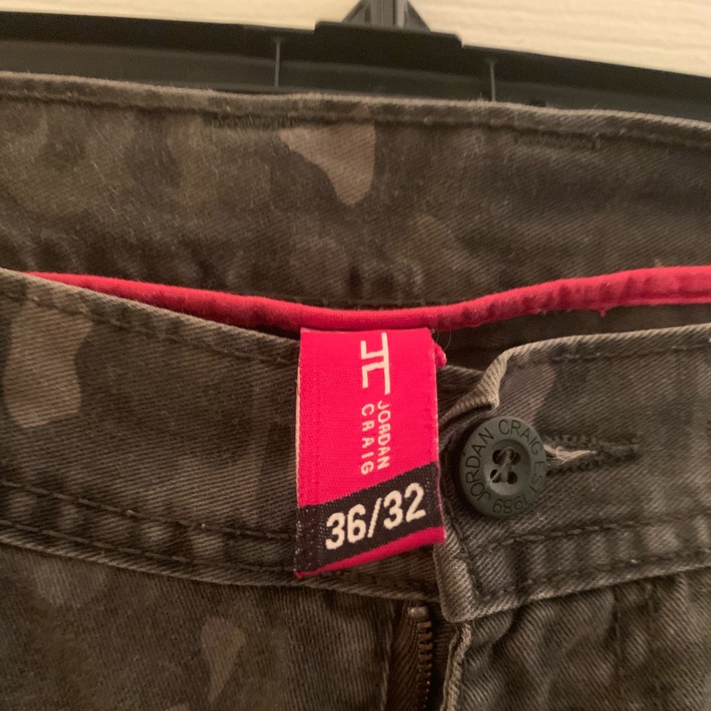 ❌ SOLD Elsewhere ❌Men’s Jordan Craig Camo Jeans - Picture 2 of 4